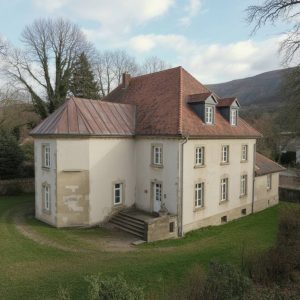 Acheter un bien à rénover à Sospel : charme de l’ancien, pièges à éviter et potentiel de valorisation